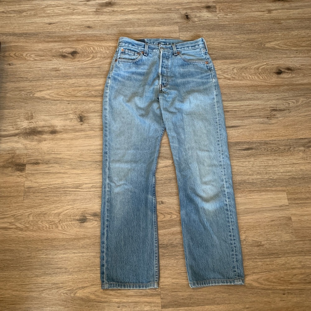 Vintage Y2K Levis 501 Women Light Wash Straight Leg Button Fly Denim Jeans 29x32